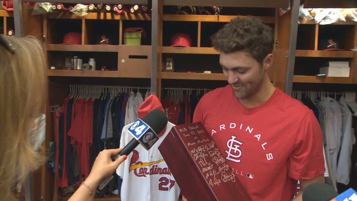 Cardinals Bullpen surprises Naile with signed champagne bottle