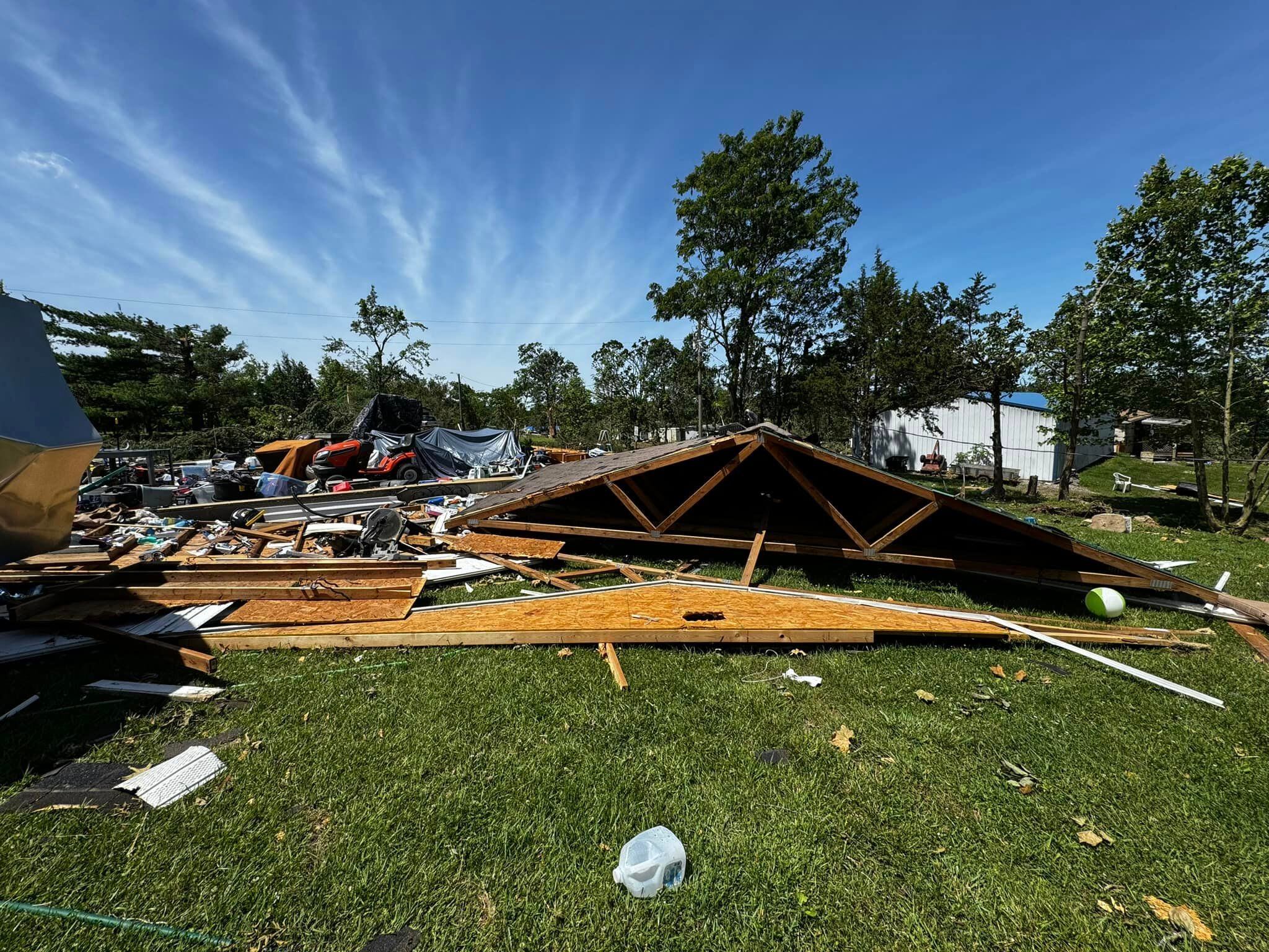 Families picking up the pieces after Johnson Co. tornado - Vimarsana News