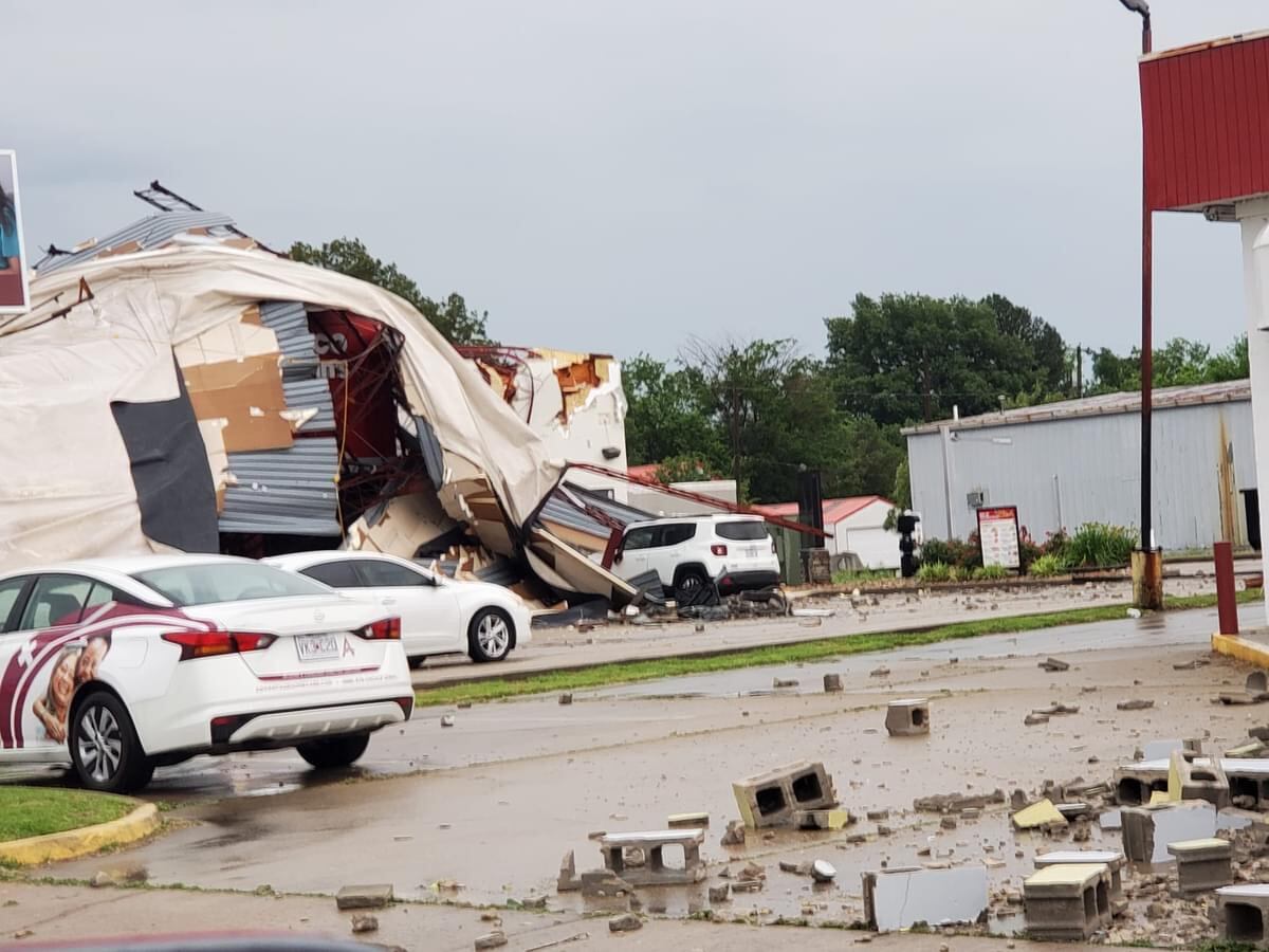 Damage, blocked roadways reported in the Heartland 5/26 - Vimarsana News