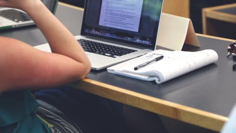 On average, student debt in the U.S. was nearly $23,000 in 2018. (Source: Pexels/stock image)